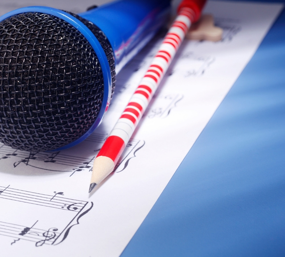 Microphone with music sheet